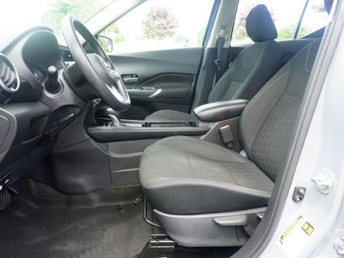 Used 2023 Nissan Kicks SV FWD image 10
