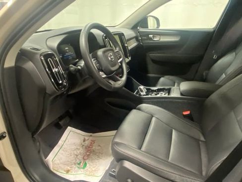 Certified 2025 Volvo XC40 B5 Ultra image 10