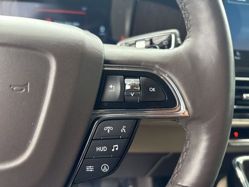 Used 2023 Lincoln Navigator L Reserve AWD/4WD image 19