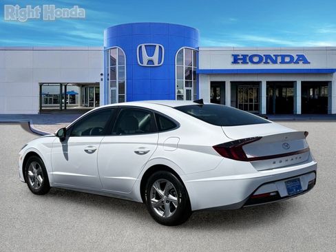 Used 2023 Hyundai Sonata SE FWD image 4