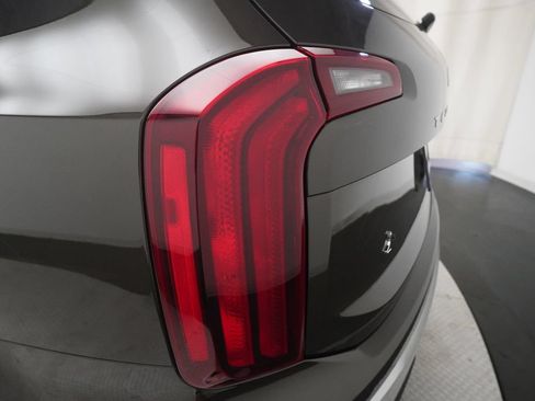 Used 2024 Kia Telluride S w/ S Sunroof Package FWD image 32