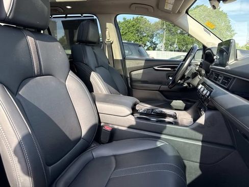 Used 2024 Honda Pilot Touring image 8