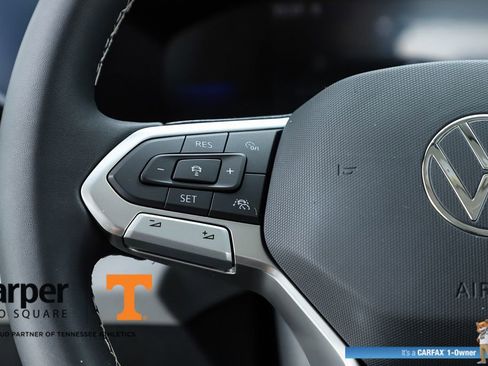 Used 2023 Volkswagen Taos SE w/ Panoramic Sunroof Package image 59