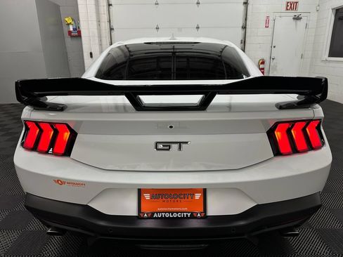 Used 2025 Ford Mustang GT RWD image 9