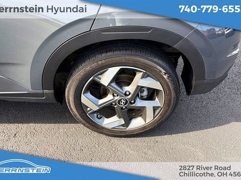 Used 2024 Hyundai Venue SEL FWD image 24