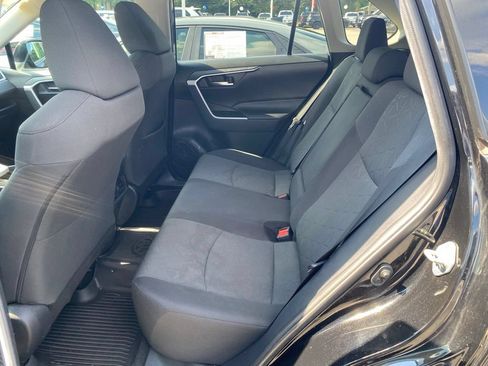 Used 2021 Toyota RAV4 XLE FWD image 8