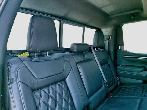New 2026 GMC Sierra 1500 AT4 w/ AT4 Premium Package AWD/4WD image 28