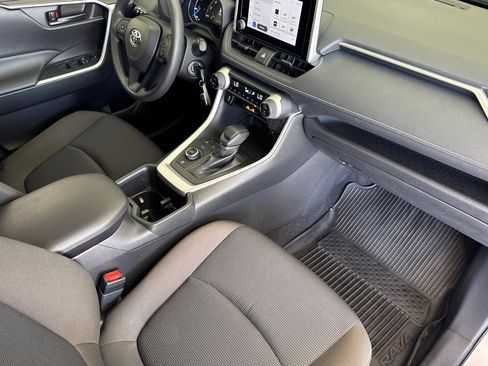 Certified 2024 Toyota RAV4 LE AWD/4WD image 15