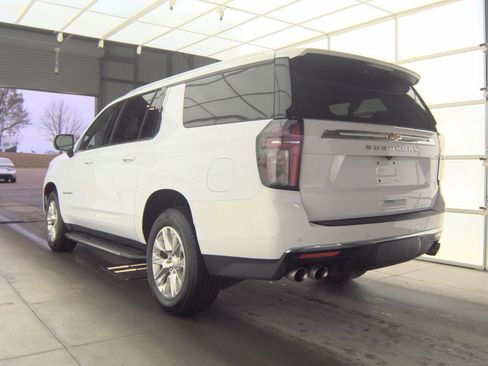 Used 2023 Chevrolet Suburban Premier image 4