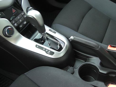 Used 2014 Chevrolet Cruze LT w/ RS Package FWD image 8