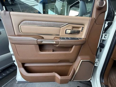 Used 2024 RAM 2500 Limited AWD/4WD image 12