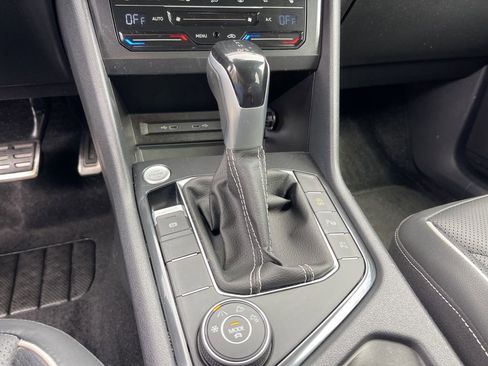 Used 2023 Volkswagen Tiguan SEL R-Line image 18