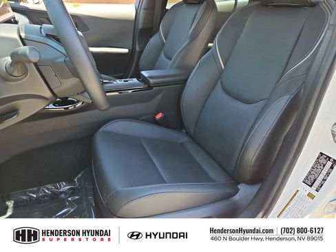 Used 2024 Toyota Prius Limited w/ Limited Premium Package FWD image 16
