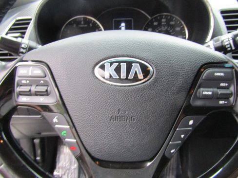 Used 2017 Kia Forte EX image 33