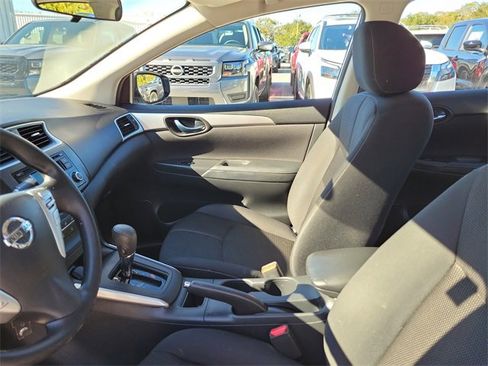 Used 2017 Nissan Sentra S image 10