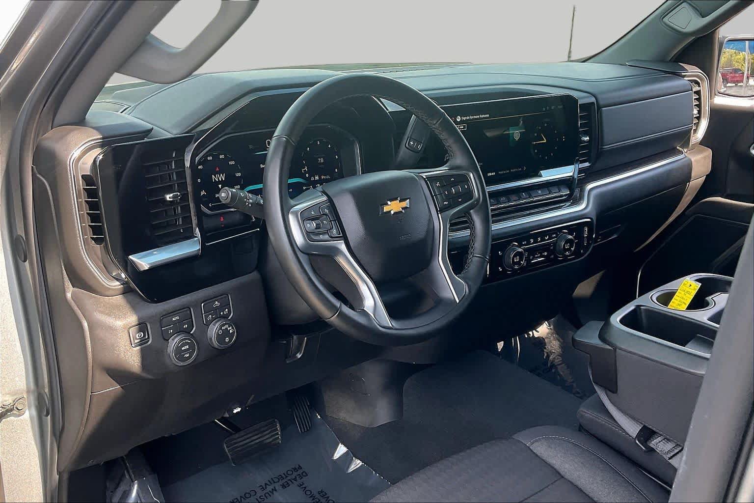Used 2026 Chevrolet Silverado 1500 LT AWD/4WD image 17