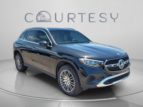 Certified 2026 Mercedes-Benz GLC 300 image 4