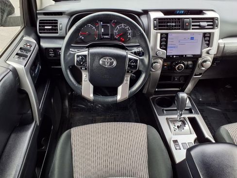 Used 2022 Toyota 4Runner SR5 AWD/4WD image 4
