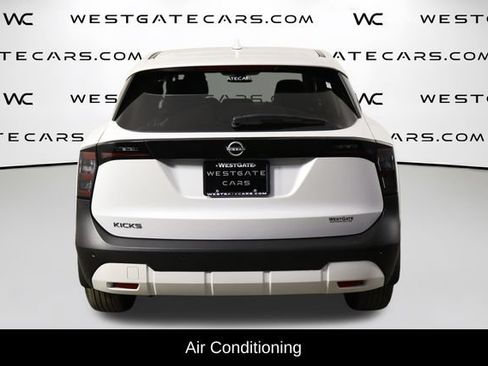 Used 2025 Nissan Kicks SV FWD image 4