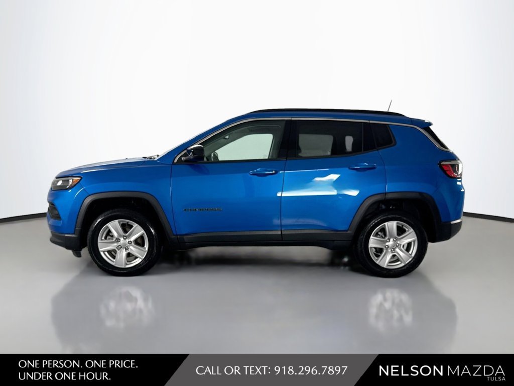 Used 2022 Jeep Compass Latitude w/ Sun and Sound Group AWD/4WD image 8