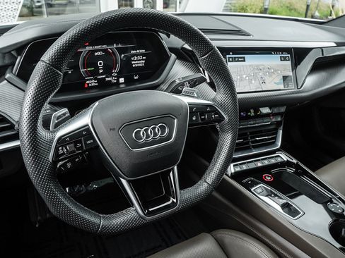 Used 2022 Audi e-tron GT Prestige w/ Prestige Package image 8
