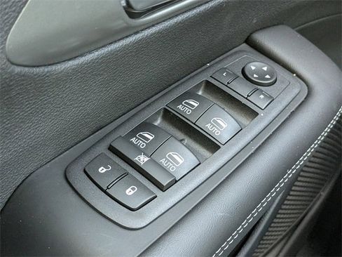 New 2026 Chrysler Pacifica Select image 24