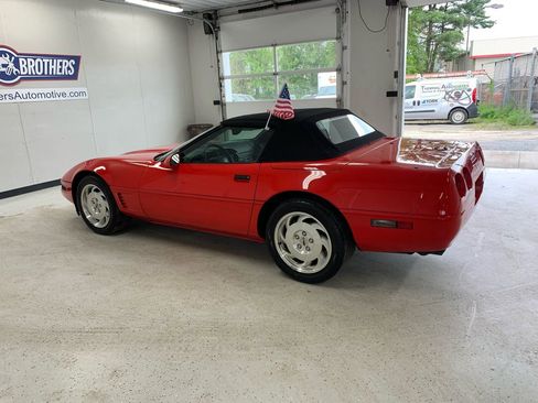 Used 1996 Chevrolet Corvette Convertible image 4