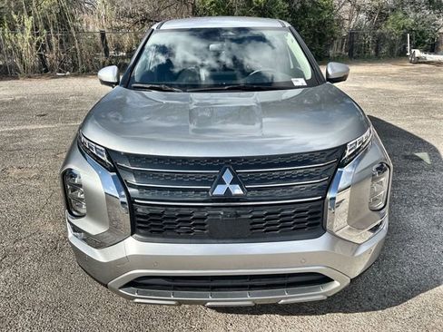 Used 2024 Mitsubishi Outlander SE image 30