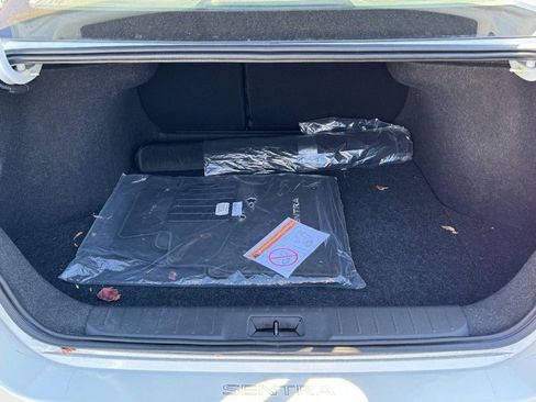 Used 2025 Nissan Sentra SR image 6