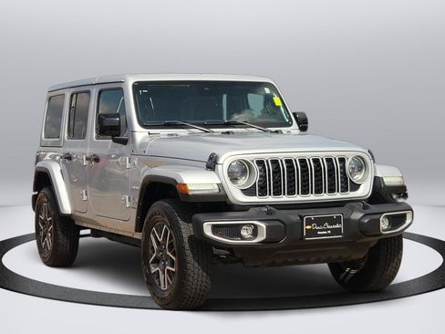 Used 2024 Jeep Wrangler Unlimited Sahara AWD/4WD image 4