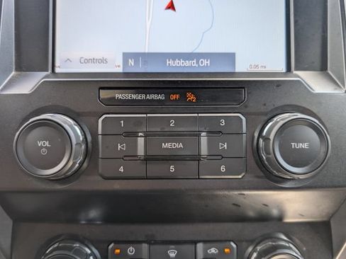 Used 2019 Ford F150 XLT w/ Equipment Group 302A Luxury AWD/4WD image 25