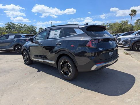 New 2026 Kia Sportage EX FWD image 6