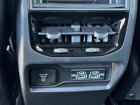 Used 2025 Jeep Grand Cherokee Laredo X w/ Luxury Tech Group I AWD/4WD image 13