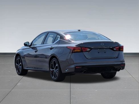Used 2025 Nissan Altima 2.5 SR FWD image 3