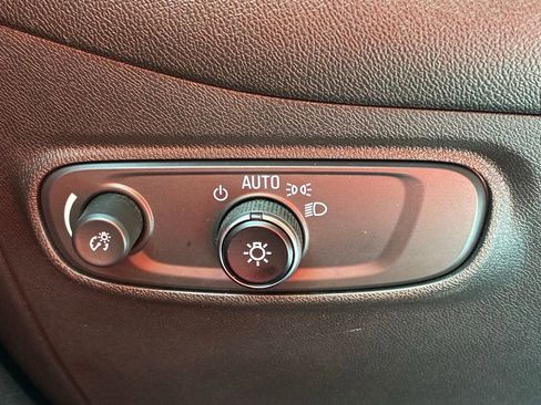 Used 2022 Chevrolet Equinox RS w/ RS Leather Package image 21