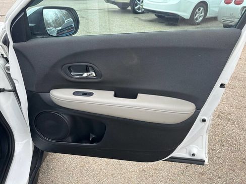 Used 2021 Honda HR-V LX image 22