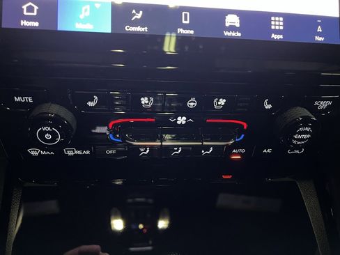 New 2025 Jeep Grand Cherokee Summit image 40