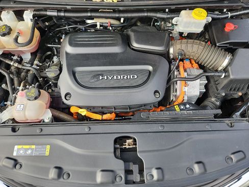 Used 2018 Chrysler Pacifica Touring-L image 30