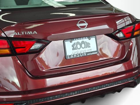 Used 2025 Nissan Altima 2.5 SV FWD image 13