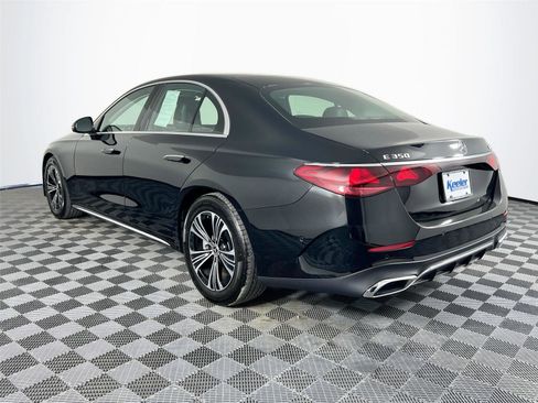 Used 2025 Mercedes-Benz E 350 4MATIC Sedan image 4