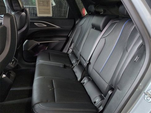 Used 2026 Cadillac Lyriq V image 23