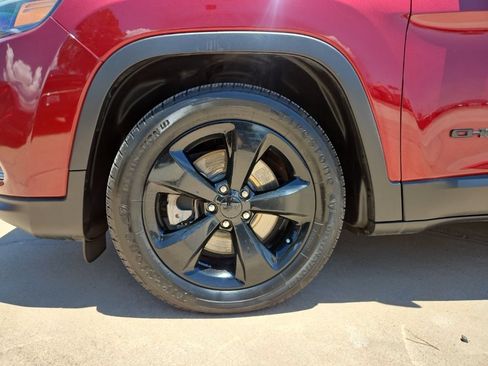 Used 2021 Jeep Cherokee Latitude Plus FWD image 7