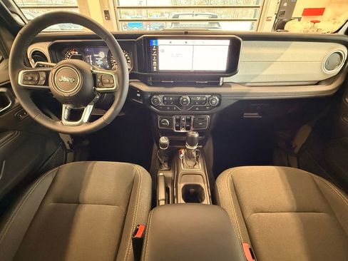 Used 2026 Jeep Wrangler Sahara image 19