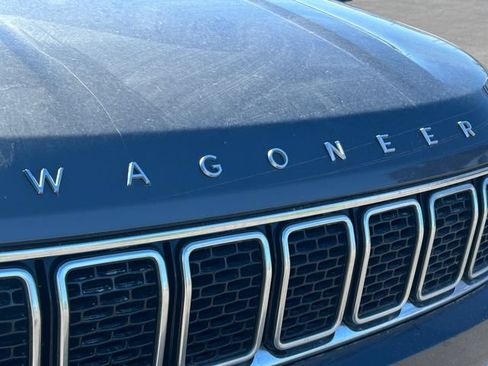 Used 2024 Jeep Wagoneer L Series II AWD/4WD image 11
