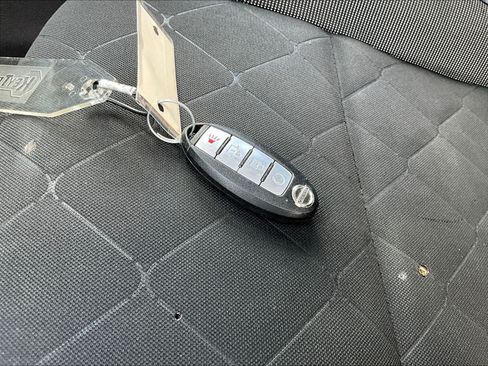 Used 2018 Nissan Kicks SV FWD image 33