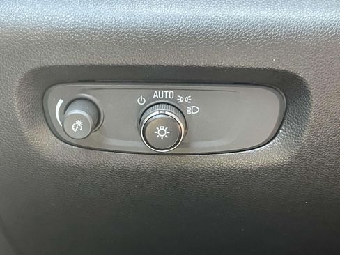 Used 2023 Chevrolet Traverse LS AWD/4WD image 19