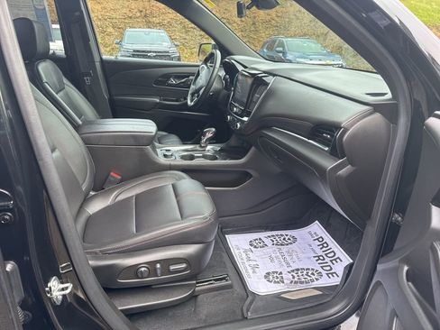 Used 2023 Chevrolet Traverse RS image 11