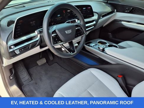 Used 2024 Cadillac Lyriq Sport image 14