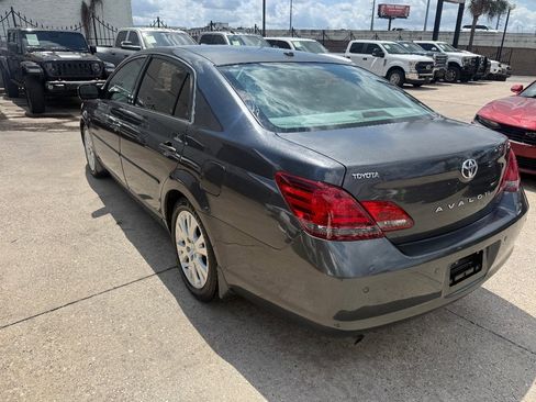 Used 2009 Toyota Avalon XLS FWD image 6