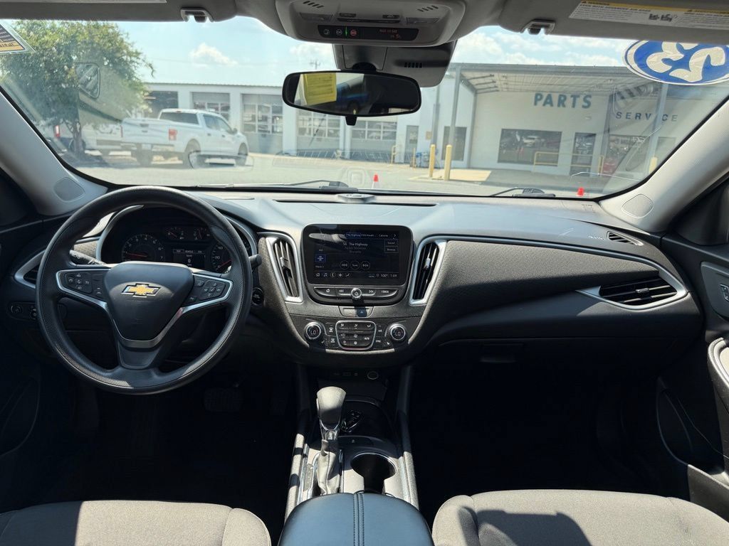 Used 2023 Chevrolet Malibu LT FWD image 39